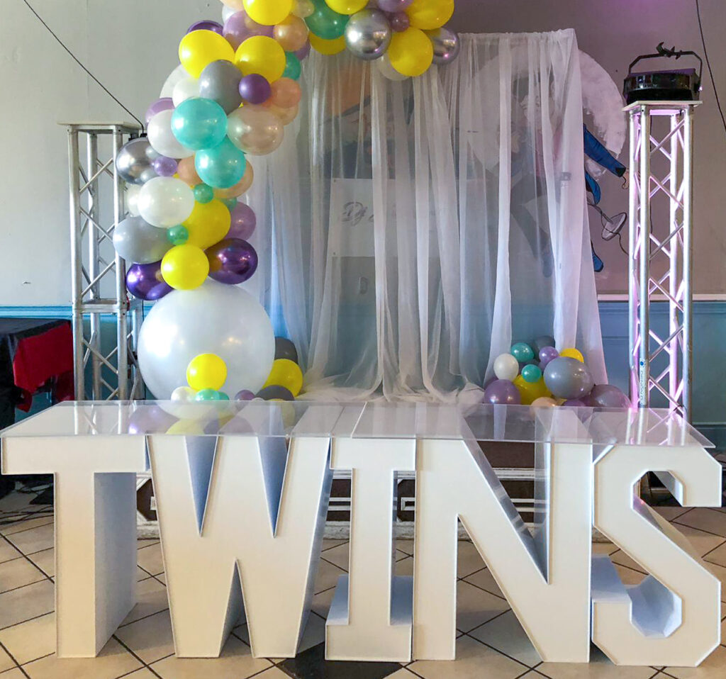 baby shower balloon decor for rent in Bracebridge